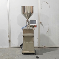 Machine de remplissage à pompe à engrenages PLC à commande numérique pour la production de boissons en verre, d'eau pure, d'huile, de détergent et de savon liquide