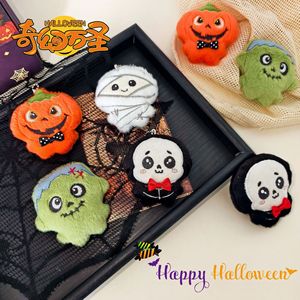 卸売のかわいいプッシュ式ハロウィンキャラクターチャーム、キーホルダー付き、柔らかいぬいぐるみハロウィンキーホルダー、パーティーギフト、バッグデコレーション用 - Product Image 1