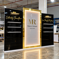 Dinding Latar Belakang Pernikahan Akrilik LED dengan Papan Selamat Datang 3 Panel Rak Display untuk Dekorasi Resepsi Pernikahan, Hotel, dan Acara Pesta