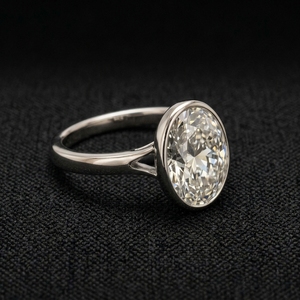 แหวนเพชรแพลตตินั่มดีไซน์เรียบหรู ประกายอ่อนโยน ได้รับการรับรองจาก IGI เหมาะสำหรับสวมใส่ทุกวันสำหรับทุกเพศ - Product Image 2