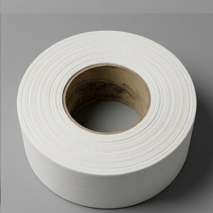 Rollo de Tela No Tejida Hidrófila Blanca de 180 mm, Capa Superior Suave y Absorbente para Aplicaciones Médicas, Sanitarias e Higiénicas - Product Image 2