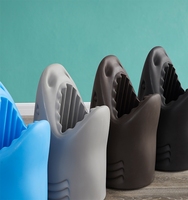 Figurine Personnalisé Mignon Requin Parapluie Vin Stand En Gros Résine Artisanat Direct Usine OEM & ODM Figurines Résine Cadeau Anime Figure