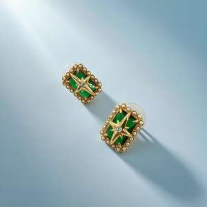 UGood Boucles d'oreilles en laiton Peace Star Design chic pour les affaires et les fêtes Amplifier la mode avec étoile de la paix intégrée - Product Image 3