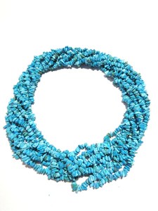 Perles de Howlite Turquoise Bleu Ciel, lisses, polies, brutes, irrégulières, en forme de pépites, pierres précieuses - Product Image 6
