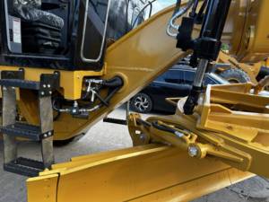 Motor <strong>Grader</strong> Equipment CAT 140H High Efficiency Used Cateroillar 140H Wheel Motor Land <strong>Grader</strong> - Product Image 4