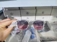 Gafas de Sol Retro CP Temple de Alta Calidad, Montura Cuadrada con Lentes Degradados UV400 y Marco Transparente para Hombre y Mujer