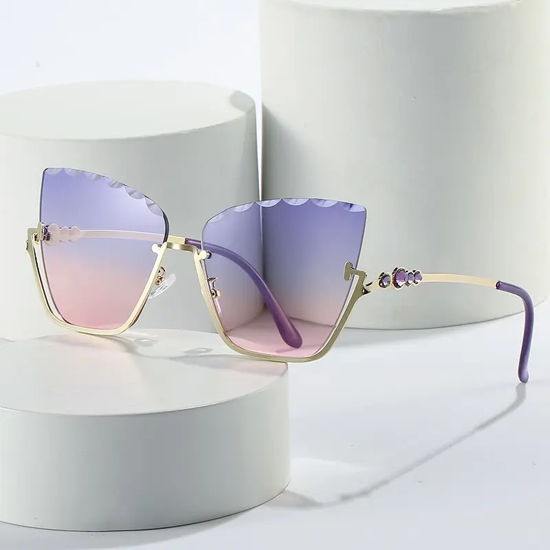 Gafas de sol de medio marco con borde cortado para hombre y mujer, anteojos de sol de diseñador de lujo, estilo Retro, de Metal, con diamantes de colores para playa, para verano