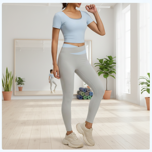 Camiseta Deportiva Butterfly Beauty, Top de Yoga de Manga Corta, Transpirable, con Relleno en el Pecho y Logotipo Frontal - Product Image 2