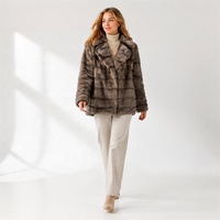 Veste Courte en Fausse Fourrure Grise Zeyu pour Femme, Col Revers, Rayures Horizontales, Manteau en Peluche, Manteaux en Fausse Fourrure Écologiques pour Femme ODM / OEM