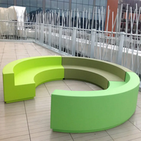 Rundes Sitzsofa Maßgefertigte Moderne Wohnmöbel Spezielle Stühle Kundenspezifischer Outdoor-FRP-Hocker