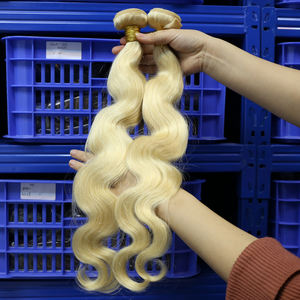 Proveedores de Cabello Humano Virgen Sin Procesar, Grado 12A # Paquetes de Cabello Humano con Ondas Suaves 613, 100 Gramos - Product Image 1