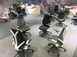 Chaise de bureau en maille <span class=keywords><strong>Ergo</strong></span> Chaise d'ordinateur de direction confortable et ergonomique Angle d'inclinaison réglable et bras rotatifs Chaise de bureau en maille - Product Image 5
