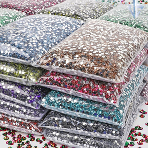 Vente en gros de différents styles de pierres en résine 3mm-6mm strass Flatback non correctif cristal en vrac pour ongles strass t-shirt appliques - Product Image 1