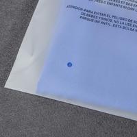 Sacs de rangement pour vêtements en plastique mat/givré personnalisés avec bandes de sécurité refermables, sacs en plastique transparents pour t-shirts, petits sacs à fermeture éclair