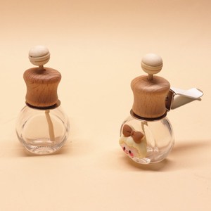 <span class=keywords><strong>Bouchon</strong></span> de <span class=keywords><strong>bouteille</strong></span> en bois avec lanière pendentif ornement <span class=keywords><strong>bouteille</strong></span> d'aromathérapie <span class=keywords><strong>bouteille</strong></span> de parfum de voiture créative - Product Image 4