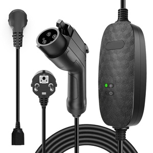 Chargeur portable monophasé 16A, 5 mètres, IP55, 230V - idéal pour charger les appareils électriques en extérieur et dans les zones difficiles d'accès - Product Image 1