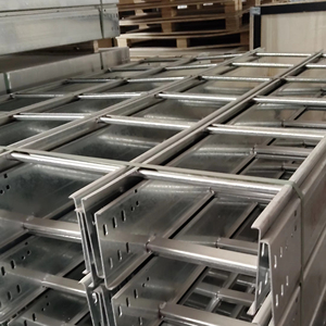 บันได/ถาดวางสายเคเบิลแบบแข็งชุบสังกะสีแบบจุ่มร้อนสแตนเลสสั่งทำพิเศษสำหรับงานก่อสร้าง ผู้ผลิตจากซานตง - Product Image 1