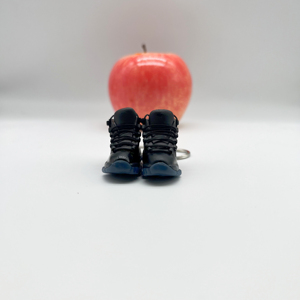 2 PCS Chaussures de basket-ball pour hommes <span class=keywords><strong>Sneaker</strong></span> Sports <span class=keywords><strong>Mini</strong></span> Keychain PVC Mousqueton Keychain 3D Design for Sports <span class=keywords><strong>Collection</strong></span> - Product Image 3
