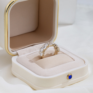 แหวนเพชรทรงลูกแพร์สังเคราะห์จากห้องปฏิบัติการ ทองคำแท้ 14K รุ่น MSR-2047 ได้รับการรับรองจาก IGI สำหรับผู้หญิง - Product Image 3