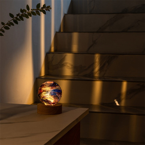 Lampe de table LED en cristal actionnée par USB 3D lune LED Globe coloré veilleuse enfants cadeau de Noël pour les vacances de Noël - Product Image 2