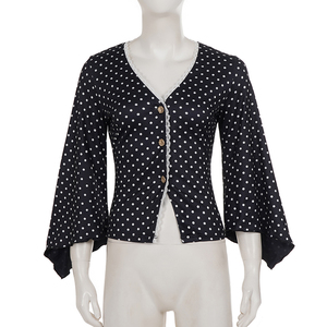 Camiseta Vintage Francesa Elegante con Encaje, Cuello en V, Estampado de Lunares, Botones, Mangas Acampanadas y Cintura Definida para Mujer - Product Image 6