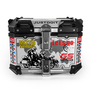 Baúl Trasero de Aleación de Aluminio Impermeable para Motocicleta de 45L y 55L de Capacidad con Diseño Elegante y Calcomanía Blanca - Product Image 6