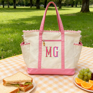 Женская сумка через плечо с монограммой - Product Image 1