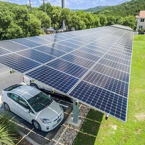 Abri solaire pour voiture avec panneaux photovoltaïques, structure en alliage d'aluminium, toit en pente, style moderne, étanche, pour stationnement de 2 voitures - Product Image 3