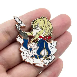 Bohlam kualitas tinggi anime Fate Zero pin lencana pelapisan emas pin enamel keras dalam stok