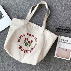 Sac à bandoulière en toile de coton imprimé avec logo personnalisé, motif tulipe colorée, réutilisable, sac fourre-tout pour le shopping - Product Image 5