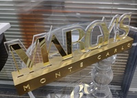 Bloc d'affichage de logo personnalisé en acrylique |   Lettre 3D dorée |   Support de Marquage en Acrylique Transparent Design Moderne de Luxe Personnalisable pour la Vente au Détail
