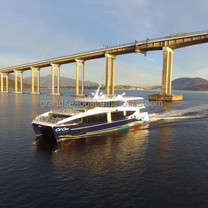 Catamarano per navi passeggeri con barca da turismo di lusso da 32m - Product Image 1