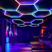 Éclairage intérieur de haute qualité KCX, lumière LED hexagonale moderne RGB à 5 grilles pour garage, restaurant et salle de jeux vidéo