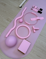 Équipement de fitness Yoga et Pilates : Haltères à grip texturé, Anneaux de yoga, Barres transversales, Balles de yoga lestées antidérapantes, Bandes de poignet lestées