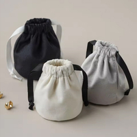 Pochette cadeau en velours imprimé avec logo personnalisé pour cosmétiques et bijoux Emballage cadeau bougie à fond rond souple