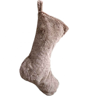2025 nouveau Style en gros sac cadeau de noël vache décoratif fausse fourrure bas de noël pour la broderie