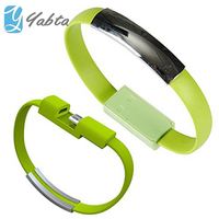 Chargeur de téléphone portable en gros Meilleure vente pas cher prix forme briquet conception bracelet câble de charge pour iphone
