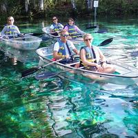 Canoë rigide transparent en PC de 3,36 m pour 2 personnes, idéal pour les séances photo de mariage, les sites panoramiques et la navigation en eau.