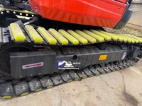 Mini-excavatrice sur chenilles d'occasion Kubota U27 2T avec moteur et système hydraulique fiables, idéale pour les chantiers étroits et les travaux d'aménagement paysager