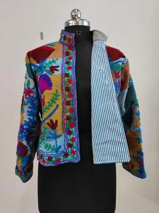 Blouson bomber classique brodé à la main avec motif floral, réversible, 100% coton, tissu Suzani, longueur courte, prêt pour l'hiver - Product Image 5
