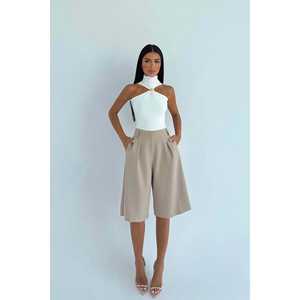 กางเกงขาสั้นเอวสูงสีเบจสำหรับผู้หญิง รุ่นเบสิค ไซส์ XS ตกแต่งลายฮิต พร้อมปักโลโก้ตามสั่ง - Product Image 3