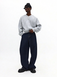 Felpa Unica <span class=keywords><strong>con</strong></span> Colletto Henry, Bottoni al Collo, Taglio Corto e Squadrato, Spalle Scese, Foderata in Pile, Stampa Personalizzata - Product Image 5