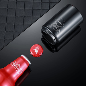 Ouvre-bouteille automatique créatif en plusieurs couleurs, outil de presse magnétique pour ouvrir <span class=keywords><strong>la</strong></span> bière, logo personnalisable, ouvre-bouteille - Product Image 3