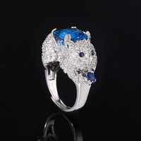 2024 diamant à haute teneur en carbone simulé émeraude 10*12mm léopard anneaux bijoux de mode pour les mariages et fiançailles des femmes