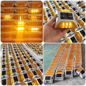 Aluminio 20 toneladas impermeable capacidad de carga alimentada luz intermitente marcador permanente <span class=keywords><strong>Reflector</strong></span> Led amarillo ojo de gato Solar <span class=keywords><strong>Road</strong></span> Stud - Product Image 3