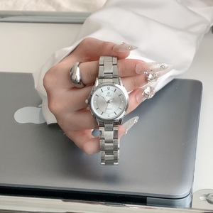 Reloj de Cuarzo de Alta Gama, Minimalista, Exquisito, con Incrustaciones de Diamantes de Imitación, Creativo, Casual, para Mujer, Reloj de Nicho para Hombre y Mujer - Product Image 1