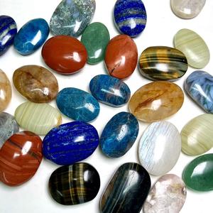 Pierres de méditation en cristal naturel mélangé, pierres de méditation polies en pierres précieuses pour la méditation, la guérison, le Reiki et le soulagement du stress - Product Image 1