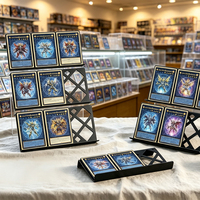 Présentoir incliné en acrylique pour cartes à collectionner – Affichage optimal pour collectionneurs, amateurs et collections de bureau à domicile