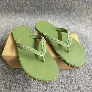 Chaussures de créateurs de luxe, tongs de plage, pantoufles pour hommes et femmes, pantoufles plates à semelle rouge de haute qualité, chaussures légères pour l'extérieur - Product Image 3