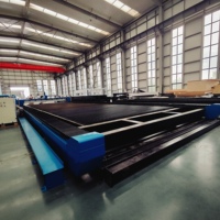 Machine de découpe laser industrielle 20000W 13M pour le traitement des métaux avec suivi automatique et aspiration des poussières pour la découpe de tôles épaisses et de structures en acier